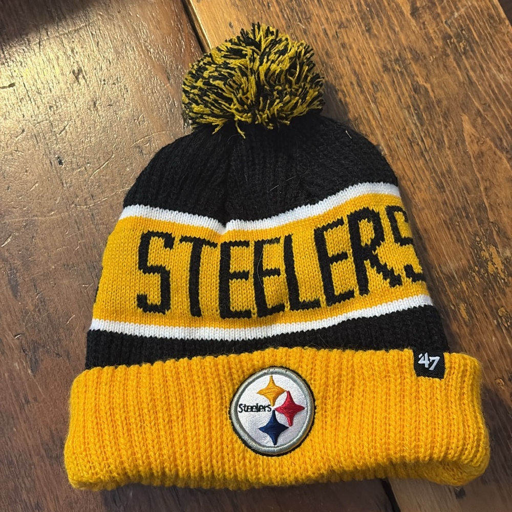 '47 Steelers Black and Yellow Knit Beanie